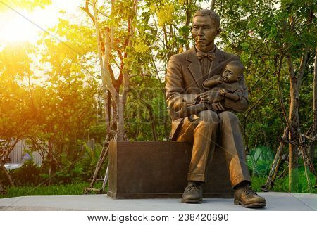 Nakornpathom - April 15, 2018: Monument Of Prince Mahidol Adulyadej At Mahidol University , Thailand