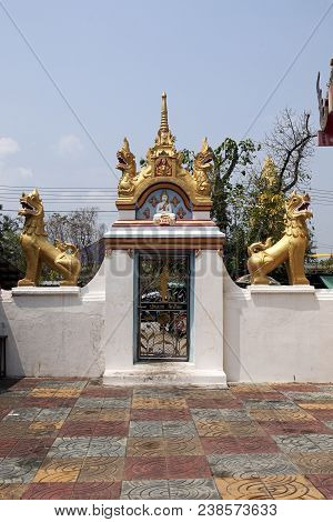 Door Dragons White Golden Thai Ancient Wat Phra Borommathat Name Of Thailand Temple
