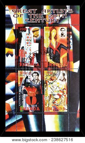 Malawi - Circa 2010 : Block Of Cancelled Postage Stamps Printed By Malawi,that Shows Paintings.