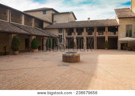 April 2012 Felino Castle Is An Exclusive Location Making A Stylish, Charming Atmosphere For Weddings