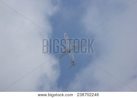 Boeing 777-300 Of Thai Airway.