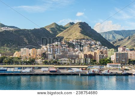 Santa Cruz De Tenerife, Canary Islands, Spain - Desember 11, 2016: Cityscape Of The Santa Cruz De Te