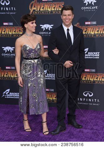 LOS ANGELES - APR 23:  Scarlett Johansson and Colin Jost arrives to the Marvel Studios 'Avengers: Infinity War' World Premiere  on April 23, 2018 in Hollywood, CA                