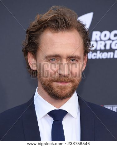 LOS ANGELES - APR 23:  Tom Hiddleston arrives to the Marvel Studios 'Avengers: Infinity War' World Premiere  on April 23, 2018 in Hollywood, CA                