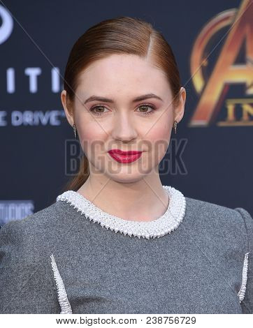 LOS ANGELES - APR 23:  Karen Gillan arrives to the Marvel Studios 'Avengers: Infinity War' World Premiere  on April 23, 2018 in Hollywood, CA                