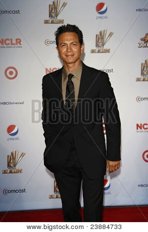 SANTA MONICA, Califórnia - 10 de setembro: Benjamin Bratt 2011 NCLR ALMA Awards realizada no Santa Monica Civic Au