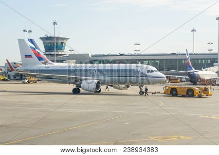 Airbus A-320 Retro Livery Aeroflot Russian Airlines. Russia, Moscow, Airport Sheremetyevo. 20 April 