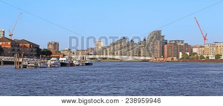 London, Great Britain - May 18, 2014: This Is The Wandsworth Bridge, Which Crosses The River Thames 