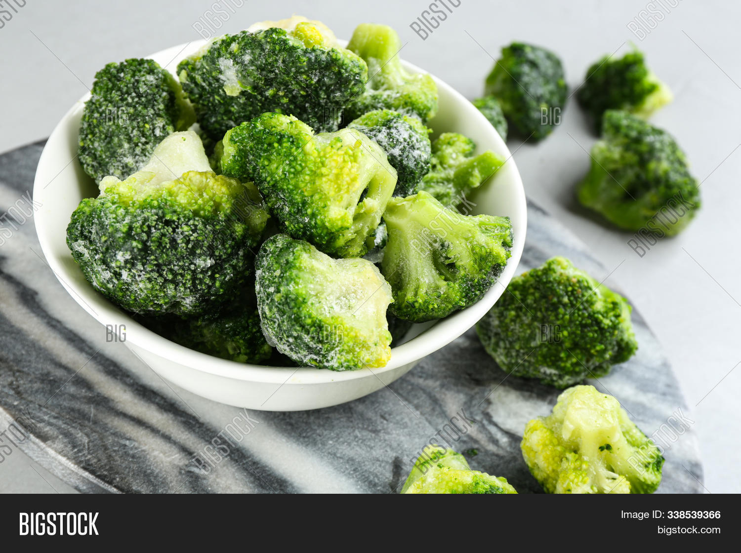 Как варить брокколи замороженную. Шпинат болгарский перец брокколи. Как варить капусту брокколи. Капуста брокколи заморозка. Как приготовить брокколи замороженную на сковороде.