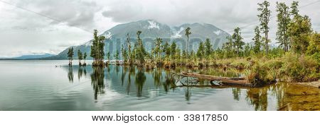 Panorama del lago Brunner. Nueva Zelanda