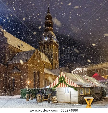 Riga / Latvia - 02 December 2019:christmas Market On Dome Square On Old Town In Riga, Latvia At Wint