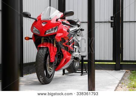Krasnoyarsk, Russia - August 29, 2019: Red And Black Sportbike Honda Cbr 600 Rr 2005 Pc37.