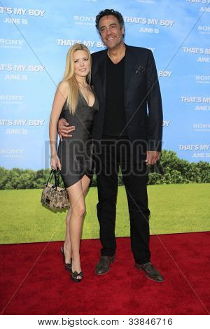 LOS ANGELES-JUN 4: Brad Garrett til premieren af Columbia Pictures' 'det er min dreng' på Regen