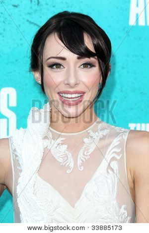 LOS ANGELES - JUN 3: Lauren Mcknight ankommer til 2012 MTV Movie Awards på Gibson Ampitheater på