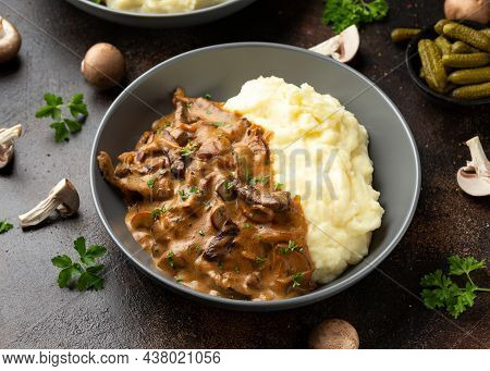 Beef Stroganoff With Mushrooms And Mashed Potatoes.