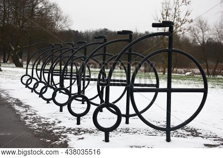 Belarus.minsk.the Loshitsa Estate And Park Complex.near A Path There Is A Parking, Original In A For
