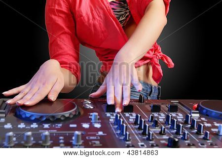 Apparecchiature per DJ mixer a controllo suono e riprodurre la musica