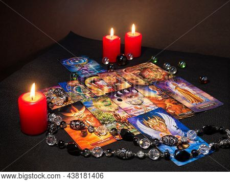 Russia, Dzerzhinsk, October 09, 2021. Cartomancy, Fortune Telling, Predictions On Tarot Cards. There