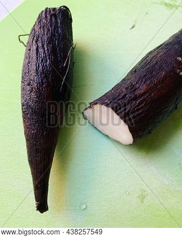Tuberous Vegetable, South American Vegetable, Yacon, Peruvian Plant To Eat Raw And Cooked, Yacon On 