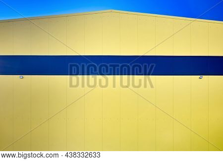 Aluminum Composite Panels For Repair Restore Facade Of Commercial Building Warehouse Barn Constructi