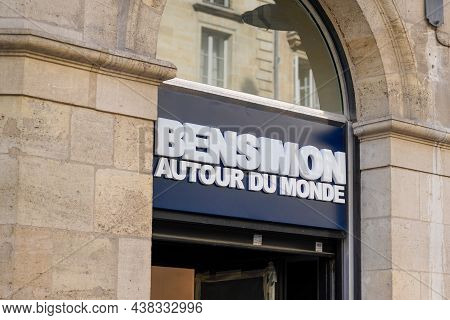 Bordeaux , Aquitaine France - 10 25 2021 : Bensimon Autour Du Monde Around World Logo Brand Store Fr