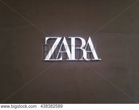 Thessaloniki, Greece - October 31 2021: Zara Retailer Store Logo. Spanish Clothes And Accessories Br