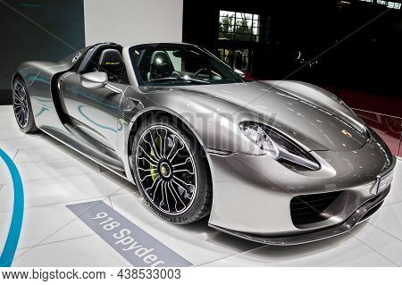Porsche 918 Spyder Plug-in Hybrid Sports Car Showcased At The Paris Motor Show. Paris, France - Octo