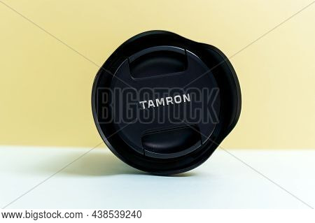 Tyumen, Russia-october 15, 2021: Tamron 17-70 F2.8 Di Iii-a Vc Rd Sony E. Zoom Lens For Sony Cameras