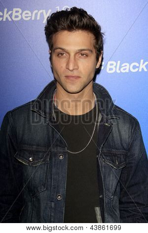 LOS ANGELES - MAR 20: Alexander Dipersia ankommer til den amerikanske lancering af Blackberry Z10 Smartphone 