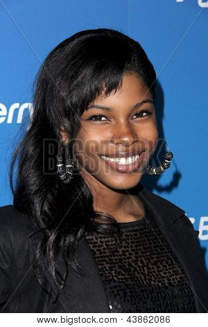 LOS ANGELES - MAR 20: Diamond White ankommer til den amerikanske lancering af Blackberry Z10 Smartphone på th