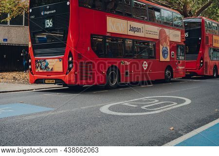London, Uk - October 17, 2021: Twenty Miles Per Hour Speed Limit Sigh On The Road In Southwark. Many