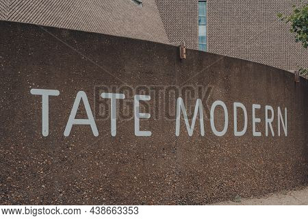 London, Uk - October 17, 2021: Sign On The Building Of Tate Modern, A Museum In London That Holds Th