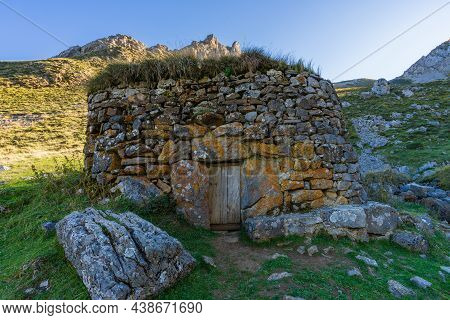 Hut, Corro, Made Of Stone With A Broom Roof, Teito, In The Sousas Valley In The Somiedo Natural Park