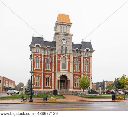 Defiance, Ohio, Usa - October 24, 2021: The Historic Defiance County Courthouse