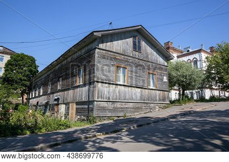 Sortavala, Russia - July 11, 2021: Ancient Wooden House In The Town Of Sortavala, Republic Of Kareli
