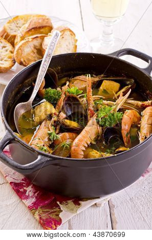 zupa z owoców morza