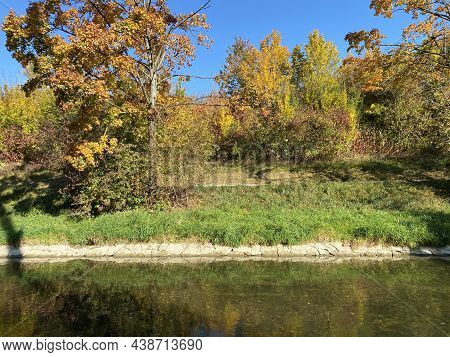 An Early Autumn Landscape Along The Glatt River And Its Embankment In The City Of Zürich (zuerich Or