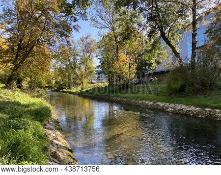An Early Autumn Landscape Along The Glatt River And Its Embankment In The City Of Zürich (zuerich Or