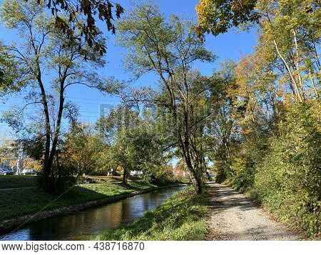 Recreational And Hiking Trails In Early Autumn Along The Glatt River And In The Zürich (zuerich Or Z
