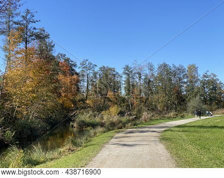 Recreational And Hiking Trails In Early Autumn Along The Glatt River And In The Zürich (zuerich Or Z