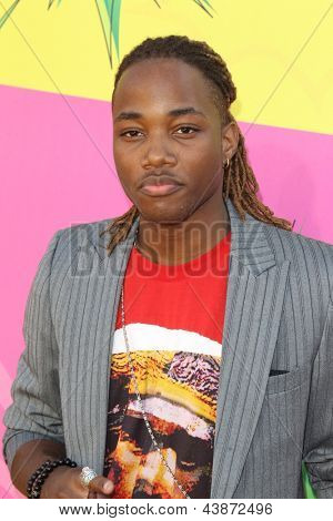 LOS ANGELES - MAALIS 23: Leon Thomas III saapuu Nickelodeonin 26 vuotuinen Kids' Choice Awards t