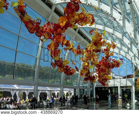 Seattle, Wa - Usa - Sept. 24, 2021: Landscape View Of The Glasshouse Of Chihuly Garden And Glass, A 