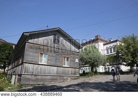 Sortavala, Russia - July 11, 2021: Ancient Wooden House In The Town Of Sortavala, Republic Of Kareli