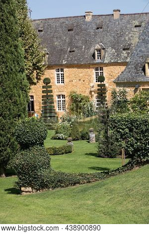Eyrignac, France - September 2, 2018: The Picturesque Jardins Du Manoir D Eyrignac In Dordogne. Fran