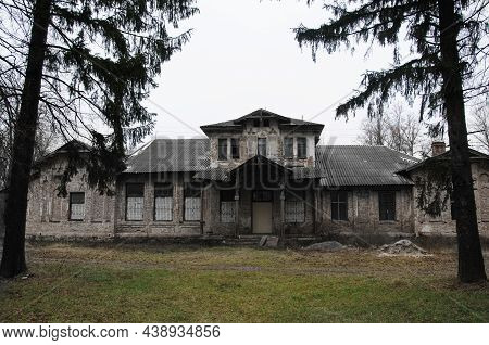 Old Abandoned Mansion In Vinnytska Region Ukraine