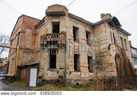 Old Abandoned Mansion In Vinnytska Region Ukraine