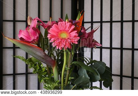 Flower Bouquet With Pink Flowers And Asian Shogi Screen Background