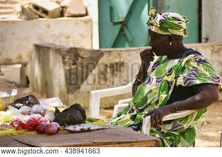 Senegal, Africa - Marsch Circa, 2016. Scene Life In The Village Market, Authentic Place And Behaviou