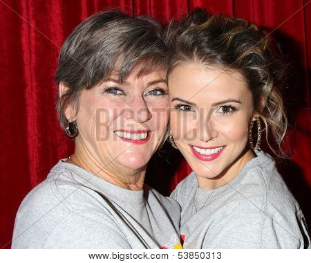 LOS ANGELES - OCT 6:  Char Griggs, Linsey Godfrey at the Light The Night The Walk to benefit the Leukemia-Lymphoma Society at Sunset-Gower Studios on October 6, 2013 in Los Angeles, CA
