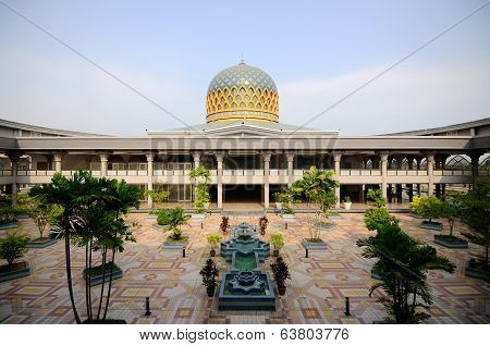 Courtyard of Sultan Abdul Samad Mosque (KLIA Mosque)